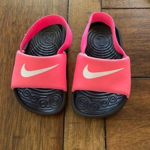 Baby girl Nike Sling back sandals, size 5c